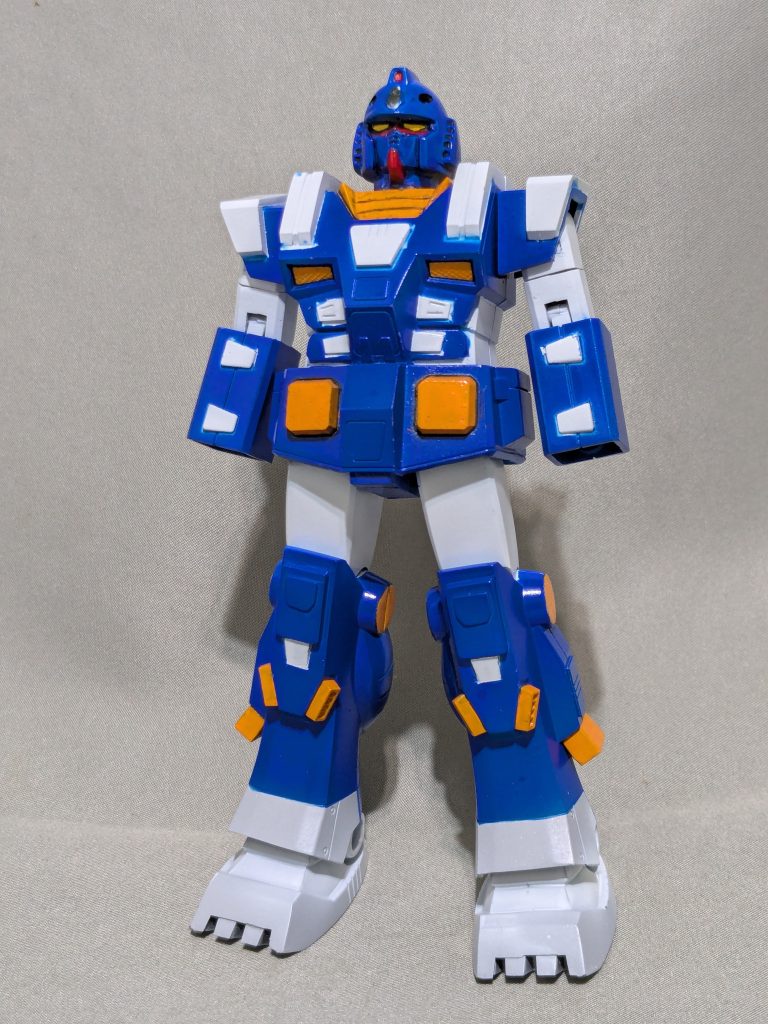 青を吹いてからマスキングを剥がしてオレンジを塗り、白と青の境界をリタッチして赤とガンメタルを塗り、最後にS.Kを手書きして完成しました。製作期間は10日程でした。