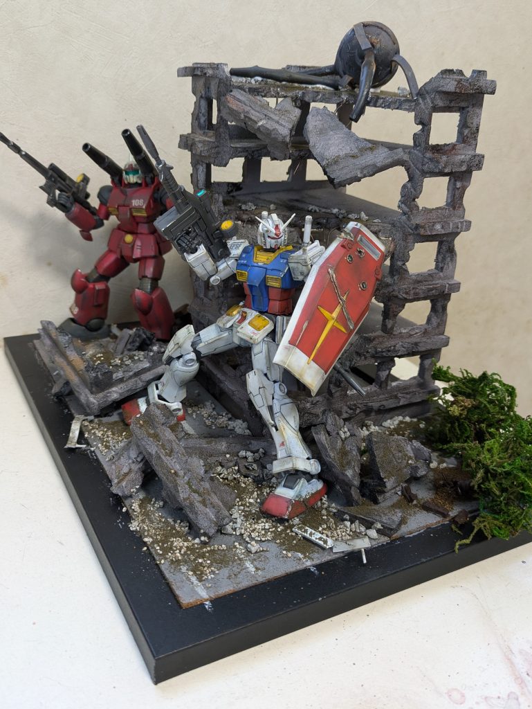 RX-78ガンダム ＆ RX−77ガンキャノン 市街地ジオラマ