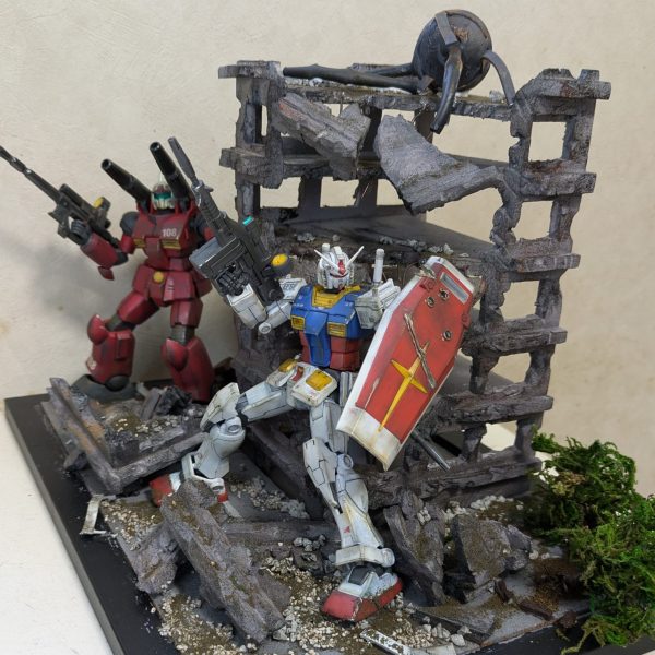 RX-78ガンダム ＆ RX−77ガンキャノン 市街地ジオラマ