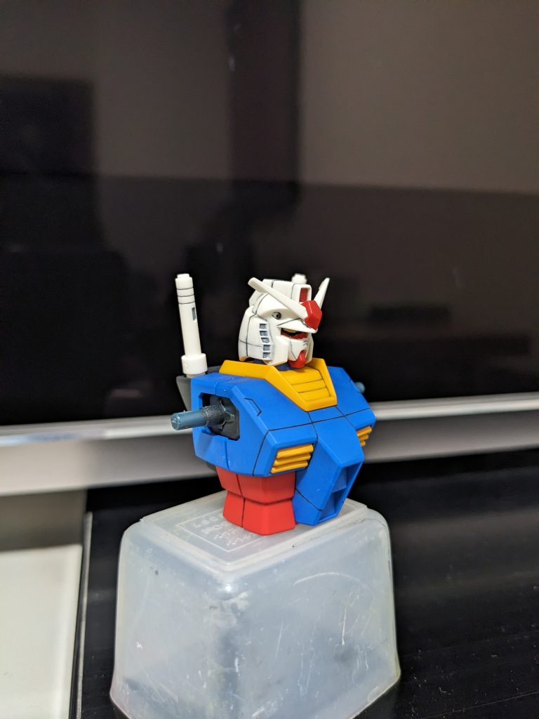 このスタイルも好きですねー胸像ぽくって。もっとちゃんとした台に載せてあげればよかった・・・