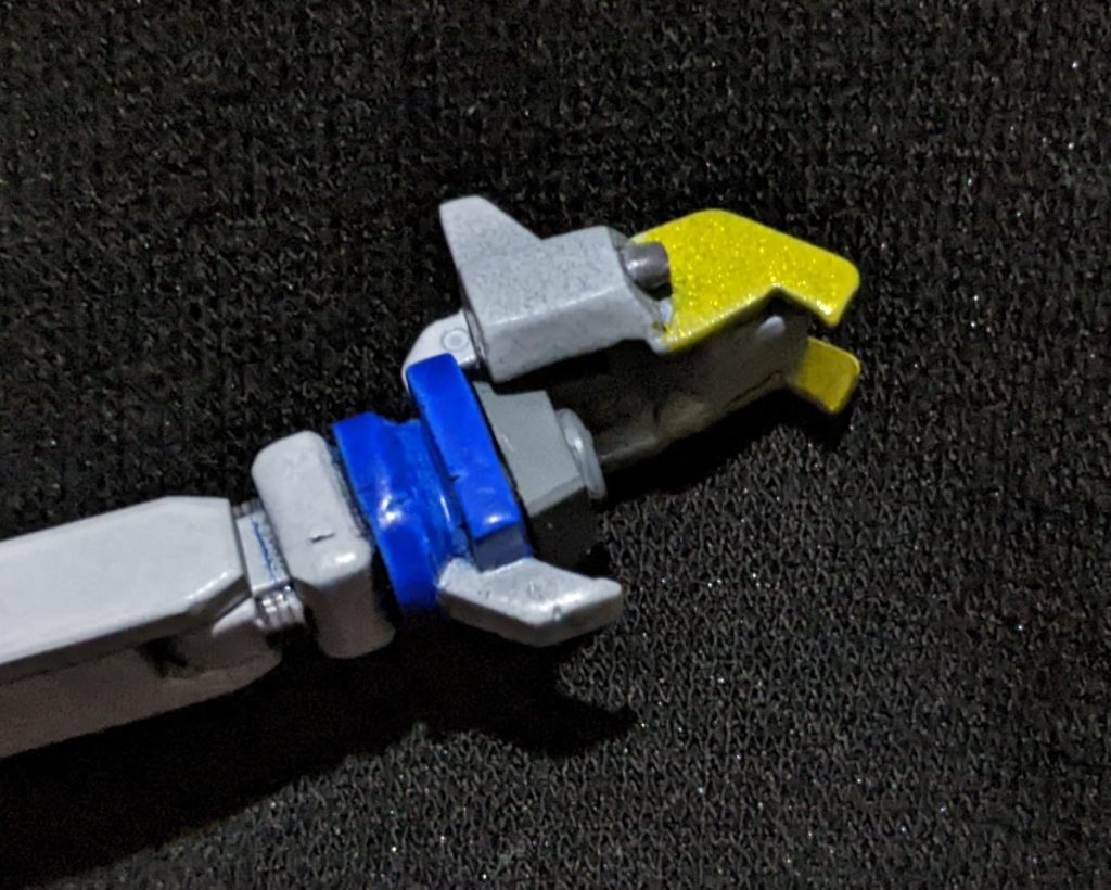 ドラゴンハングは手首と付け替えが出来るようにしてあります。