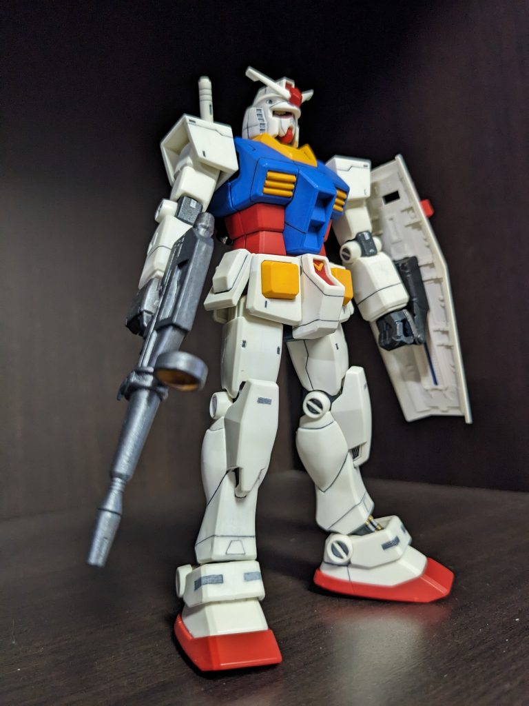 最初はスジボリなどをしないで、原作通りの色使いにしようと思いましたが、だんだんと欲が・・・うん・・・下からのアングルはかっこいいですねー