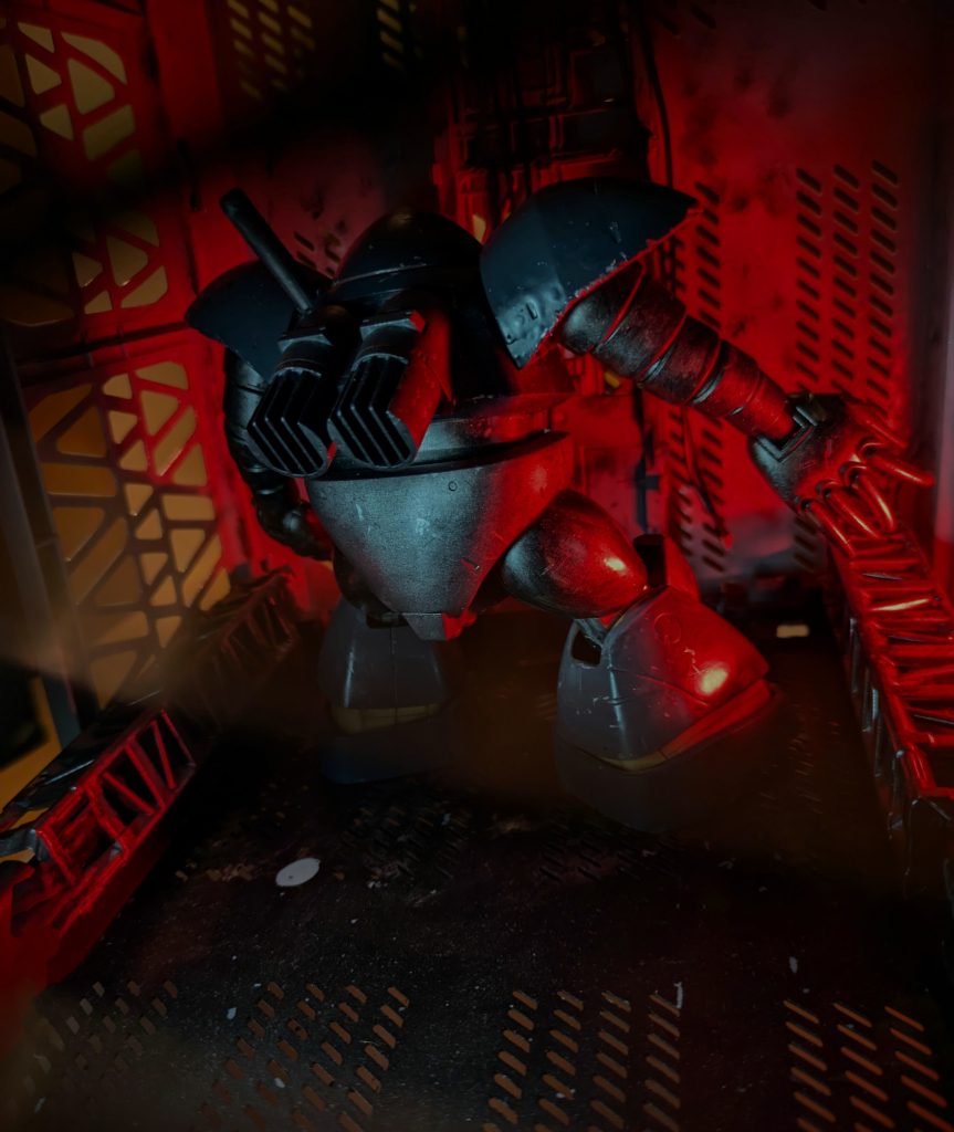 『あぁ!あいつら向こうに行きますよ!!』「バカっ!動くな!」