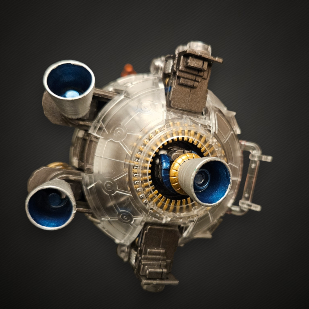 下側バーニアの中はメタリックブルーで塗装しました。