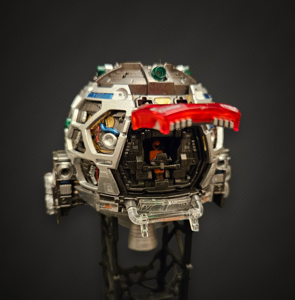 中にはしっかりパイロットが乗ってます。パイロットも塗装しました。