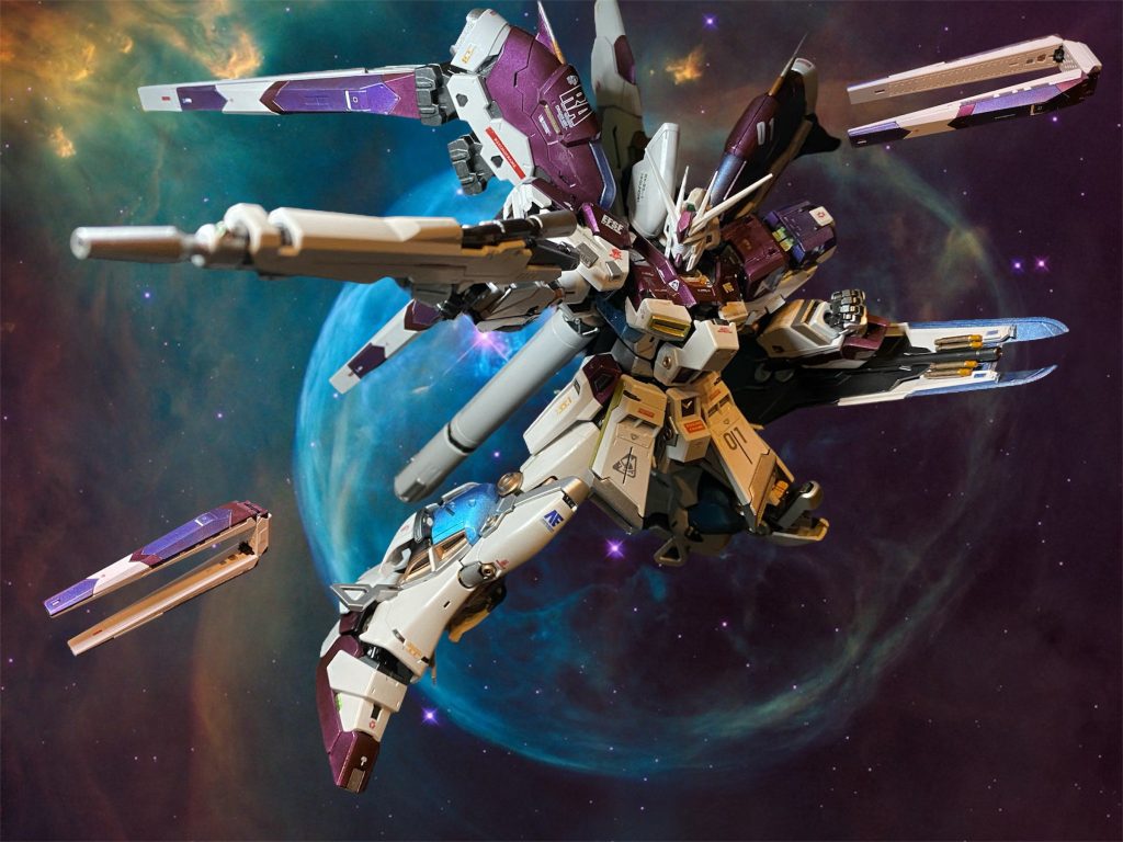 「ミノフスキー粒子、戦闘濃度散布!」「艦隊間レーザー通信固定」「核ミサイル第一波発射と共にMS隊第一波発進準備!戦闘ブリッジ開くの!」アクシズの作戦宙域まであと僅かに近づいたラー・カイラムのブリッジに発令が飛び交う。「敵艦の射程外から、アムロのハイニューガンダムでアクシズの核パルスエンジンを狙撃する。ハイパーバズーカランチャーにラー・カイラムのエネルギー回せ!」「いくら目標が大きいとは言え、戦艦の主砲でも狙えないこの距離から狙うなんて当てずっぽうじゃあないですか?」ロンド・ベル艦隊司令ブライトの決断に、副長のメランは若干懐疑的に進言した。「そうだな、だが俺たちはアムロのその勘に賭けるんだ。アクシズを止める事が出来る可能性が万に一つでもあるなら、どんな事だってやるしかない。帰るべき惑星を失いたくないならな。」