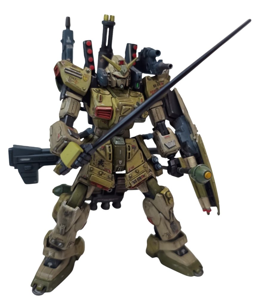 おまけこの子はビームサーベルとマニュピレーターが一体化しているのですね😓手甲の部分は、サンディイエローで、艶消し＆ウォッシングしていないので、やたらとキレイ。うーん、汚しすぎたかな😱