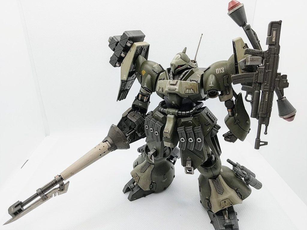 あとの装備は同じくコトブキヤのボムセットこれはいいものなのでもう１セット買ってありますあとはギラ・ズールのマシンガンとカートリッジ、ミサイルポッドは何かのジャンク 