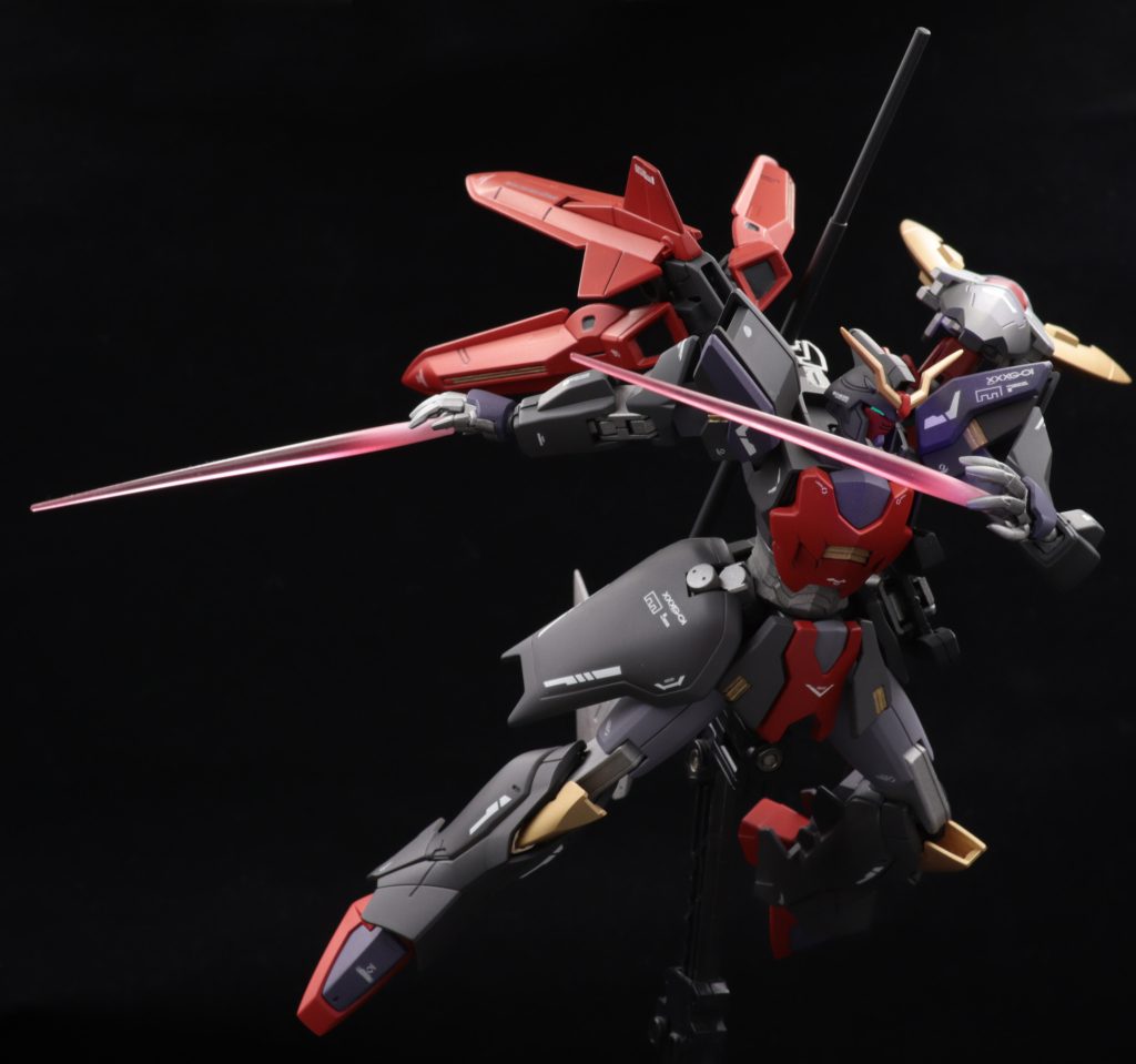 武器としてビームサーベル。