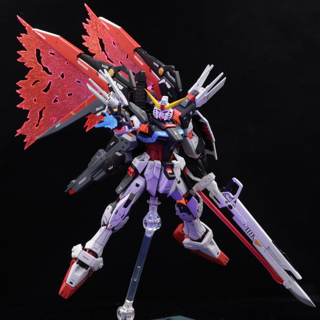 V2のように後方に伸ばした光の翼も出来ます。またRGデスティニーにはパルマフィオキーナのエフェクトが無いので自作しました。