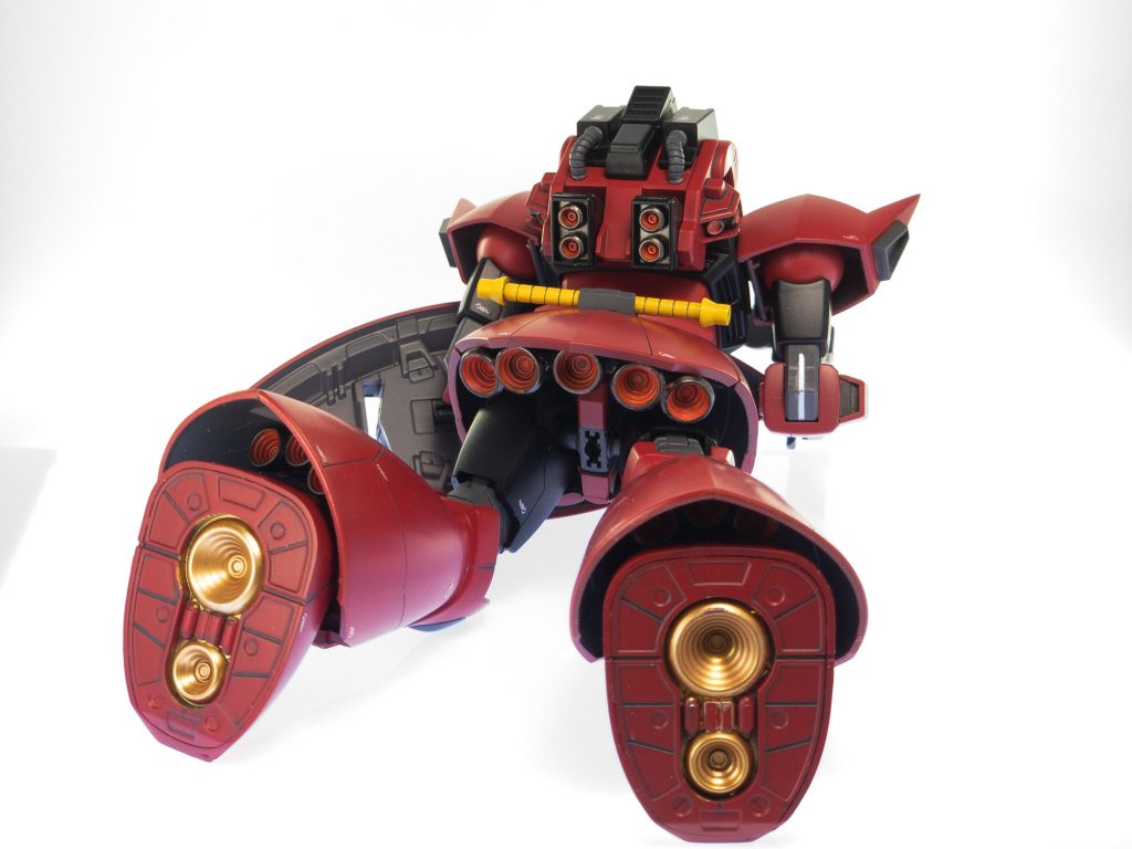 スカート裏のバーニアは3つだったのを5つに増設。