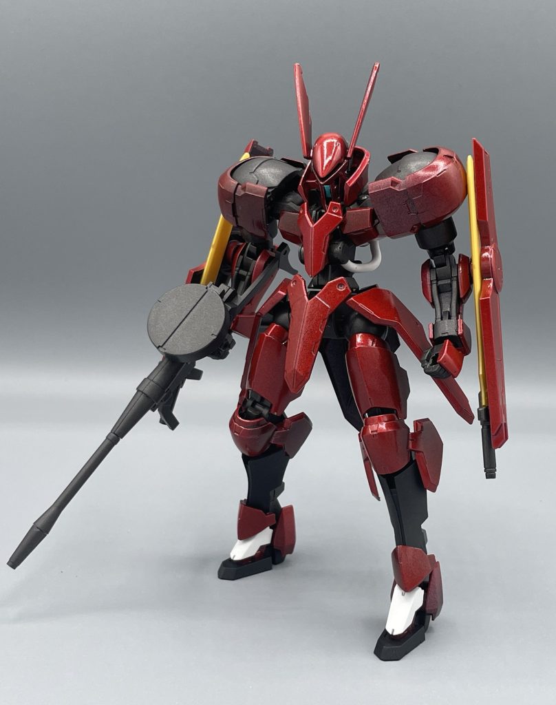 V08-1228 GRIMGERDE 厄災戦末期に開発された「ヴァルキュリア・フレーム」を内蔵するMSのうちの一体。パイロットは仮面をかぶった謎の男モンターク。 一体、何ギリス・ファリドなんだ・・・? 正直、グリムゲルデは名作の多い鉄血キットの中でも”傑作中の傑作”です。色分けヨシ、可動ヨシ、価格ヨシ!そのため、キットについては多くを語らず、自分自身のことをダラダラ語ります。