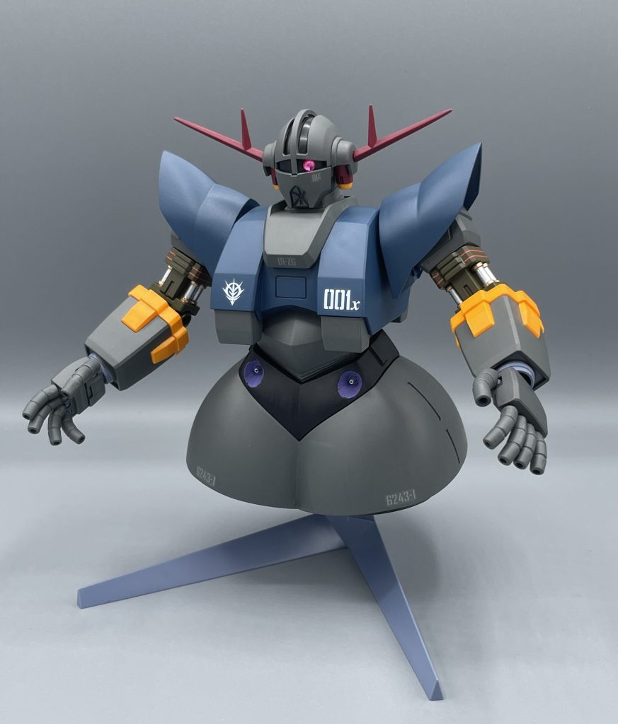 MSN-02 ZEONG　原点にして頂点である初代「機動戦士ガンダム」のラスボス機体・ジオング。もう一人の主人公とも言えるシャア・アズナブルの一年戦争での最後の搭乗機として有名です。