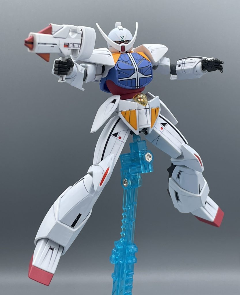 　∀ガンダムのデザインが評価され始めたのは、やはりアニメ放送に乗じてだったと思います。”動くとカッコいい”というMSの筆頭となりました。そうして∀に心を掴まれていった我々ファンは、”動いていなくても∀はカッコいい”　”美しいMS” と感じるようになっていきました。