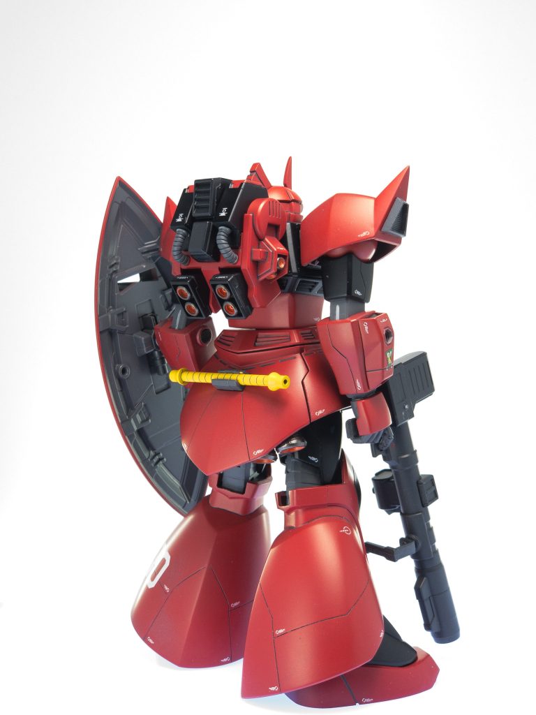 各部にスジボリ、ディティール追加肩のバーニアはXで見かけた方の工作を参考にしました。