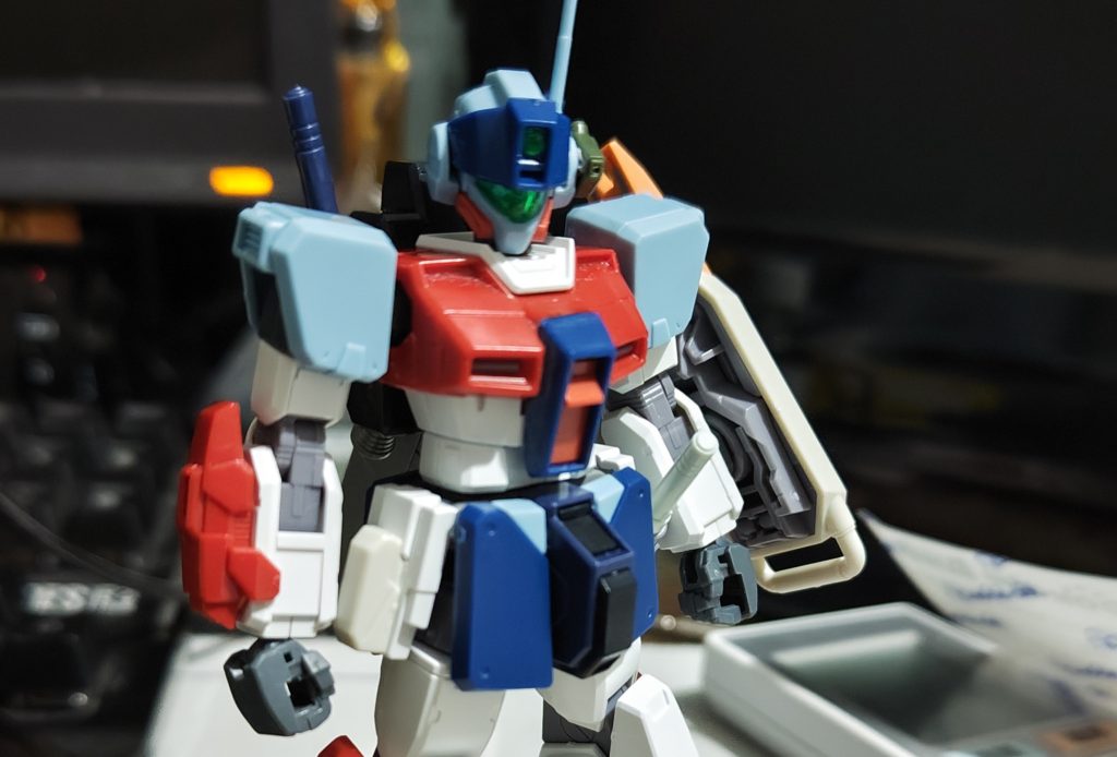 ミキシング途中。サーベルが背中に2本ついてたり、オプチカルシーカーが無かったりしています。手首には次元ビルドナックル角を使用。何気に人気キット＋プレバン2種の贅沢品です。ペイルライダー系列機もっと再販して❤