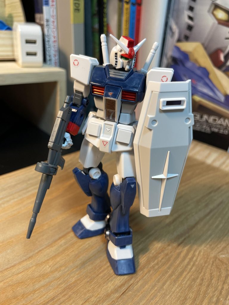 色味確認のつもりでガンダムマーカーをガシガシ塗りました^_^マーキングは100均でお馴染みの山田化学さんのミニチュアベース用カスタマイズシールです。お腹の「7」がサイズばっちり笑