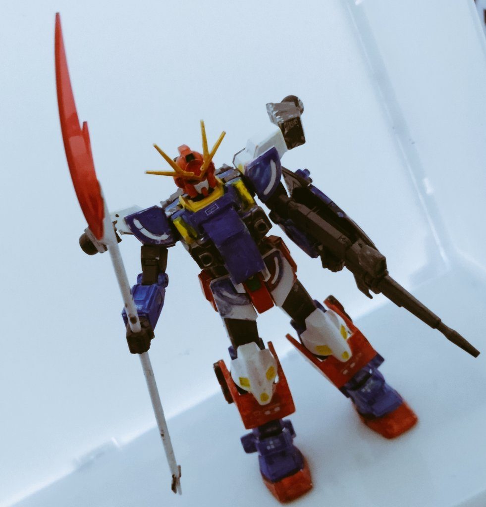 武器はラービームライフルとラーナギナタ。