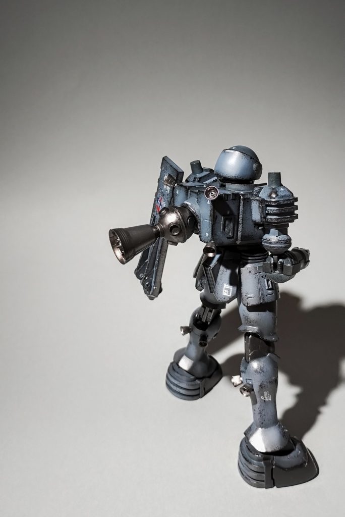 土星エンジンは劇中のイメージから、少々禍々しい形にしてみました。もっとゴチャゴチャさせても良かったかもしれません。スラスター類はギラつかせて存在感をアピールしてみました。