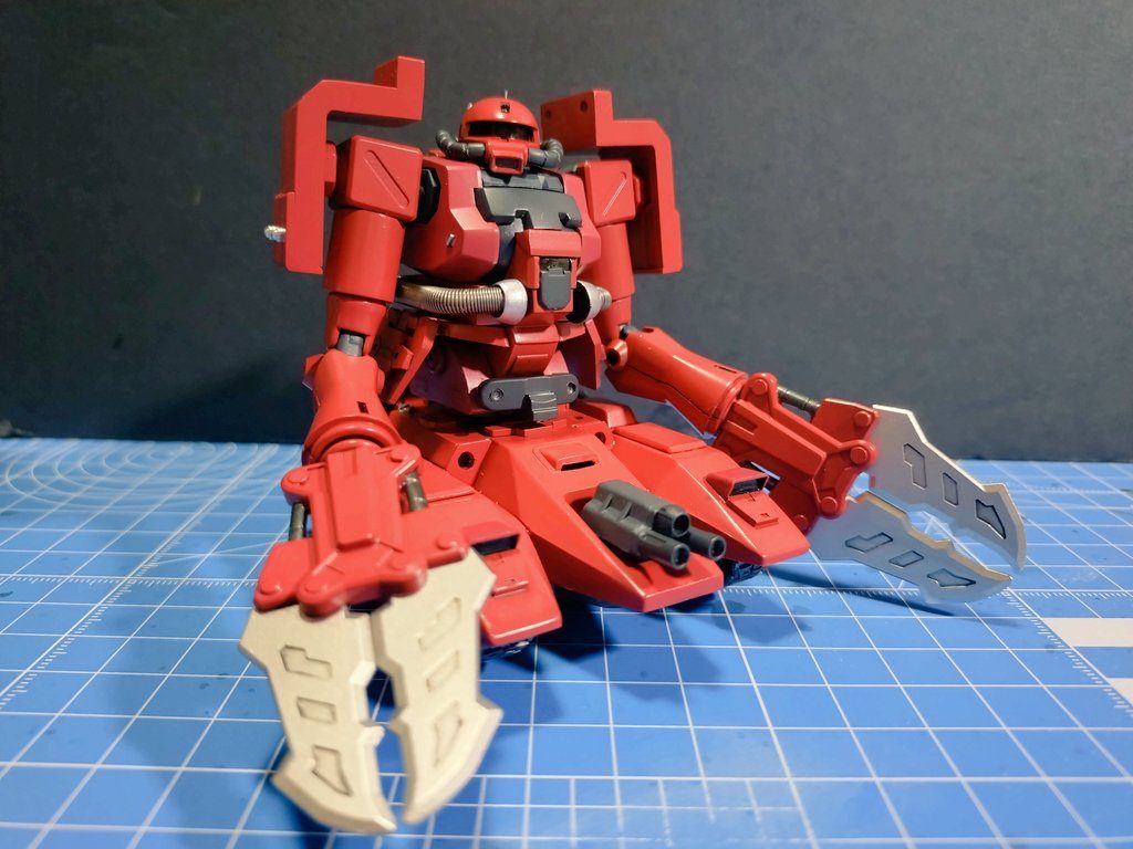 ・デカール、ウェザリング前クリアコート後に一部のスミイレとデカールを貼り再度半光沢、そしてウェザリングです今回は初めてスポンジ+エナメルダークグレイでのチッピングにチャレンジしています最終的にすごく勉強になる制作となり満足しています(^ω^)