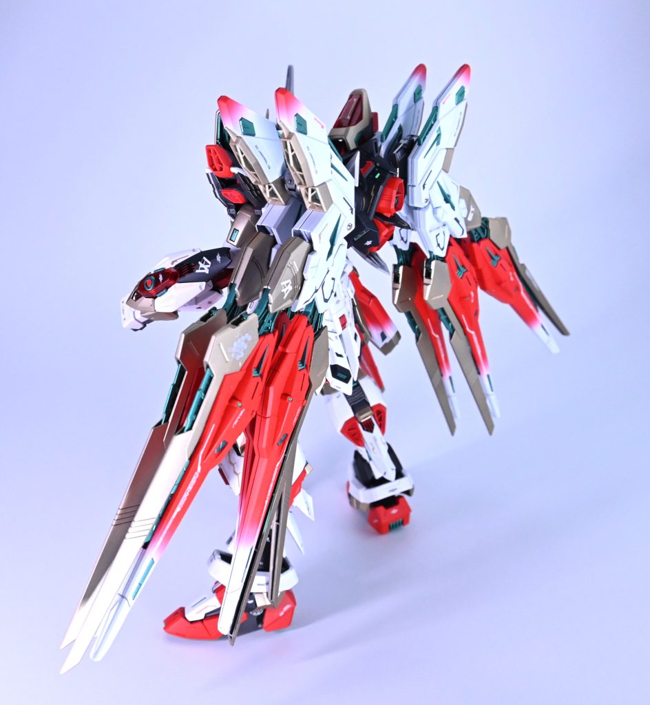 キットの特徴でもあるメッキパーツですが、どれもメッキの上に塗装されているのでメッキを落とさなくても問題なく塗装できました 塗装派の人でもメッキ落としもプライマーも必要ありません