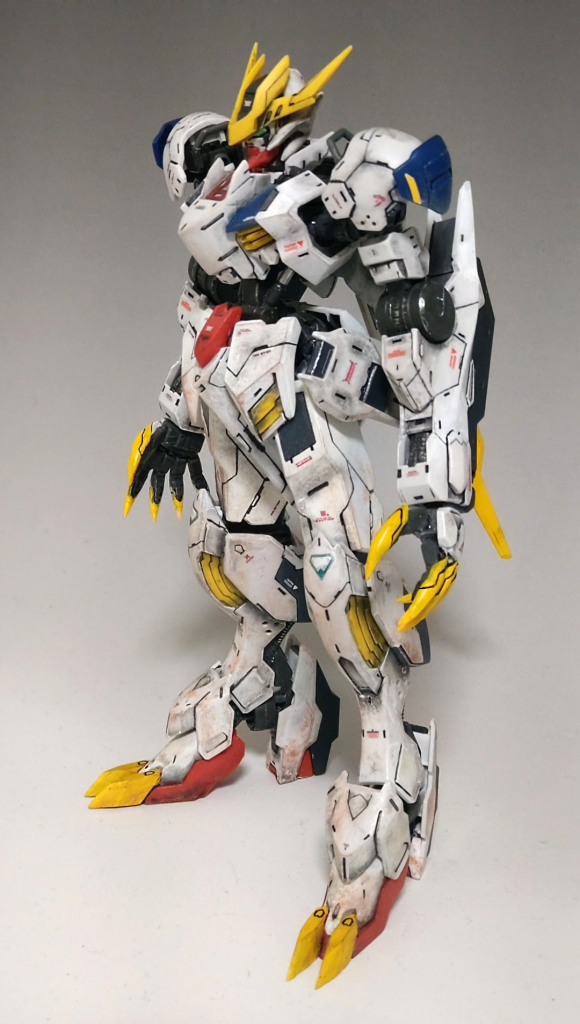 ちなみに舞台が火星なので、ウェザリングペーストより赤みの強い顔料で下半身をほんのりウェザリングしています。