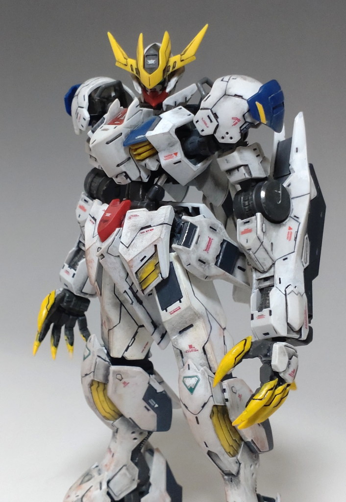 以上です。かなり正統派な「主役機らしさ」「ガンダムらしさ」が出せたんじゃないでしょうか。悪魔的、野獣的なインパクトは減少しましたが、こういう「ザ・主役機」なルプスレクスもありだなと思ってもらえたら嬉しいです。ご覧いただきありがとうございました。