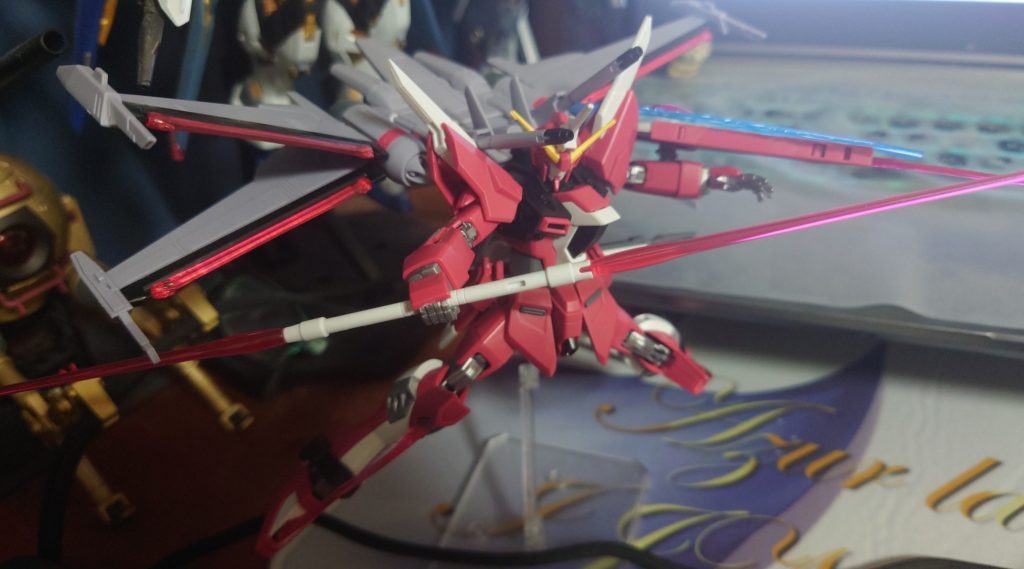 パチ組で仕上げた塗装前の隠者弐式。当初はこのままで終える予定でした。