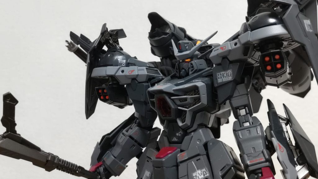 スキュラには一部メタリック塗装を