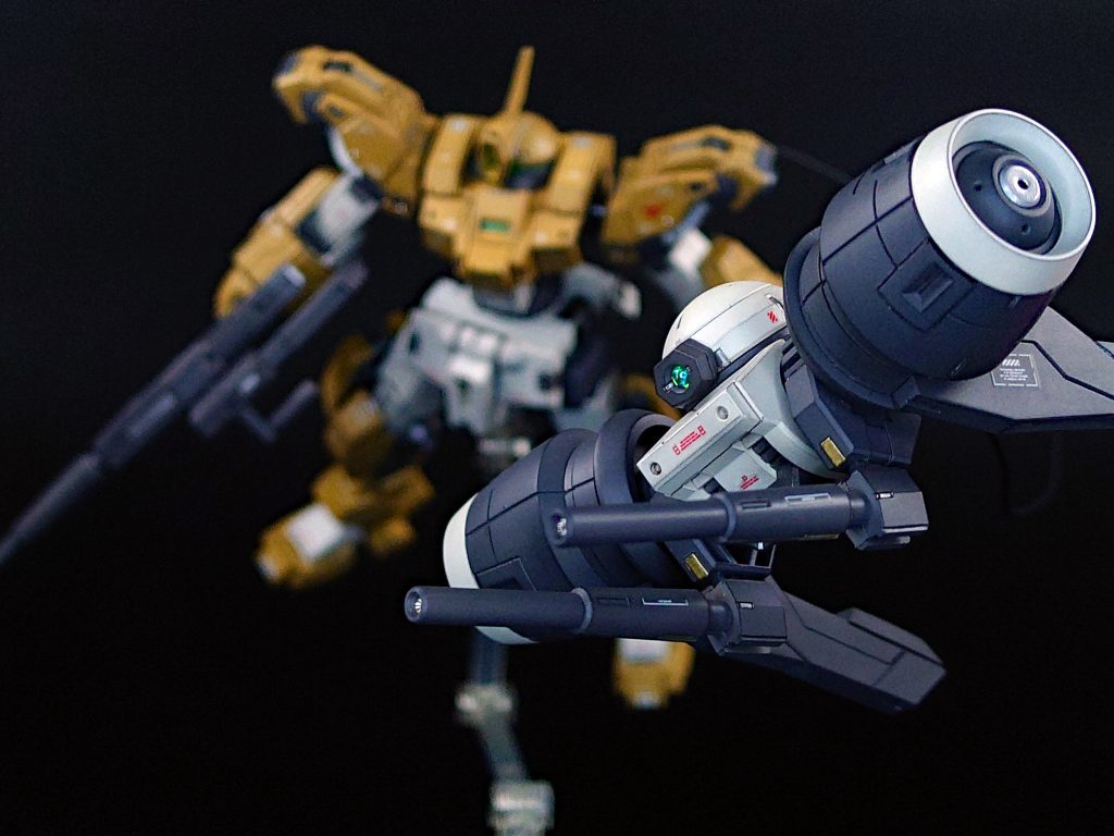 バオリパックのモノアイにはHi-QパーツのVCドームを埋め込んでます。