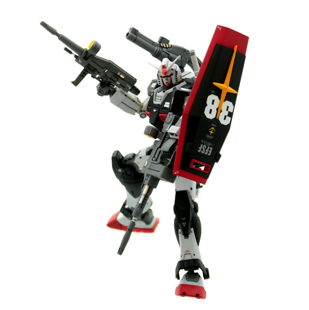 THEオリジン版ガンダムの武装パーツも付属します(zaku-kao5)