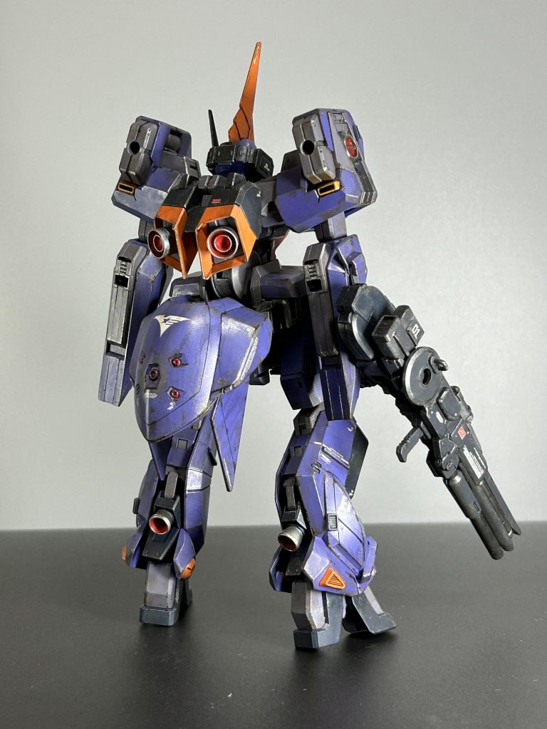 バックパックはバーザムまんまです　AOZらしいブーストポッドはお尻につけました 　