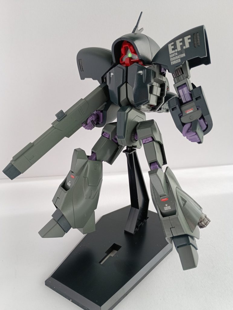 足回りのバーニアは市販パーツに変更しています。