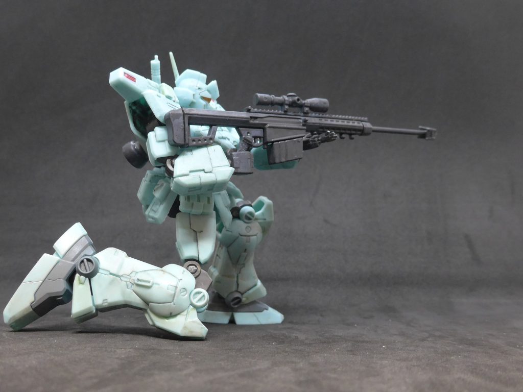 これなら2号機を狙撃できたかも?このポーズ取れるように股関節周りを少し削ったような気がします(物忘れが激しい・・・)