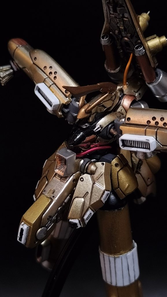 9.        ●CD「そんなに都合よくいってくれるものなのか？」●技B「現に一年戦争でのララア・スン少尉のMAは腕も足もないまま連邦のMS群を圧倒したというじゃないですか。問題ありません」