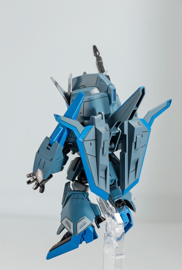 バックショット。バックのウイングの塗り分けがなかなか大変でした。所々マスキング失敗してますが生暖かい目で見てやってください😅