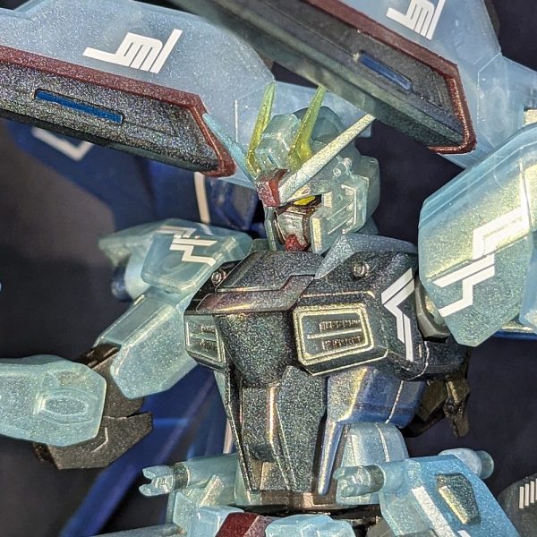 フリーダムガンダム　ポラライズドクリア風塗装