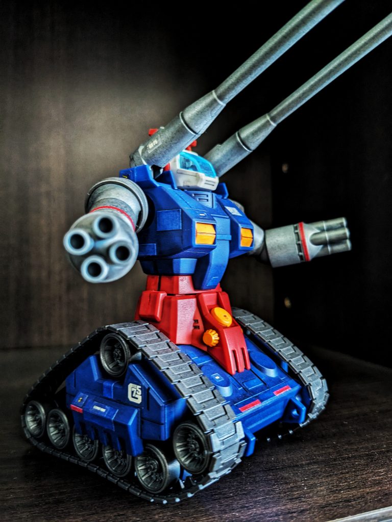 実は後ろのバックパックは、部品がなくてまだはめていません。手に入ったのですけど、塗装をまだしてないんです。なので、塗装した後またこちらに貼りたいと思います。