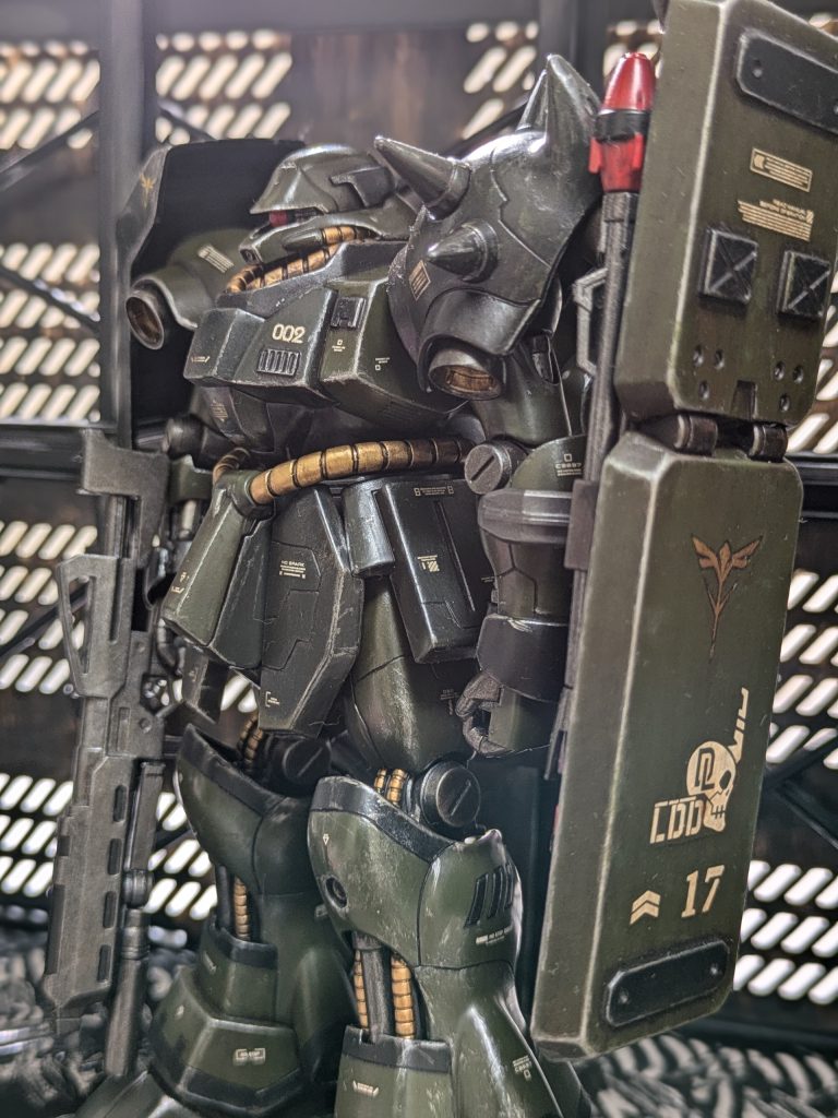 光の当て具合により、実物とは違って見えますが、これが自分の中でのベストショットです。(zaku-kao5)最後まで見ていただきありがとうございました。