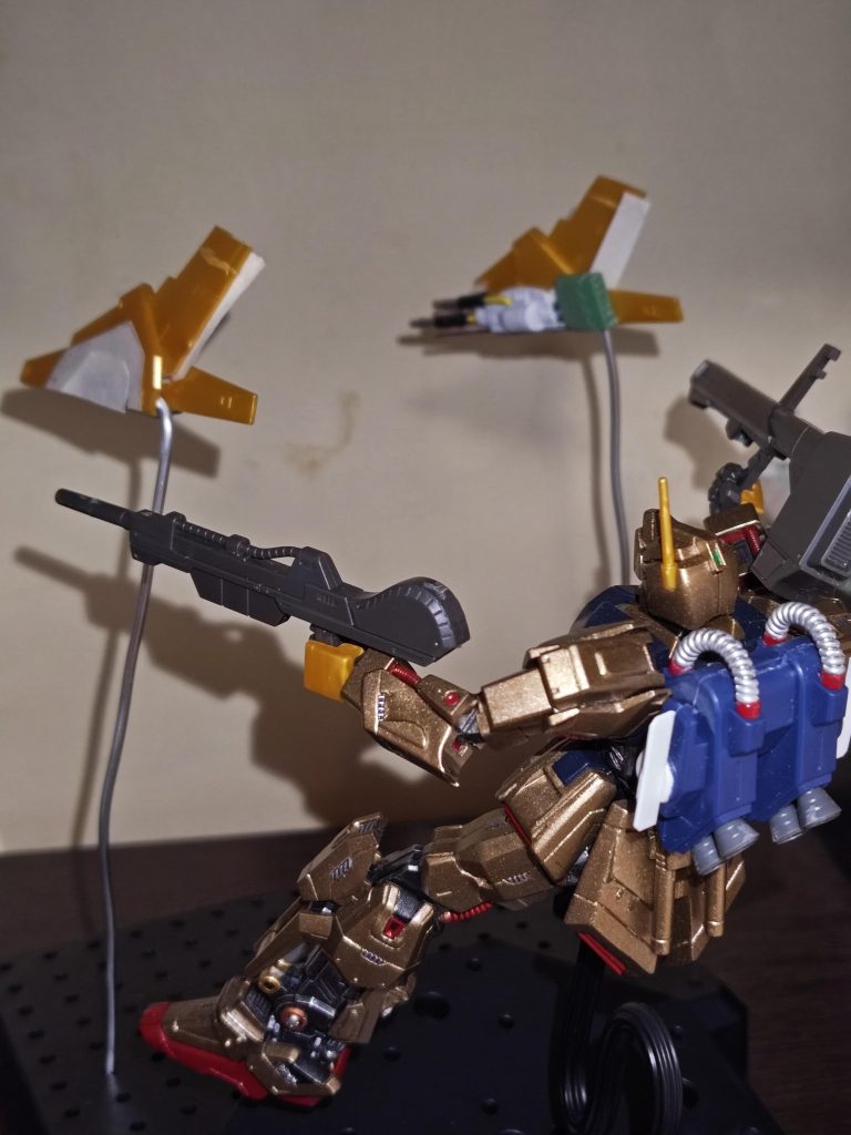 射出して飛んでった感じ。