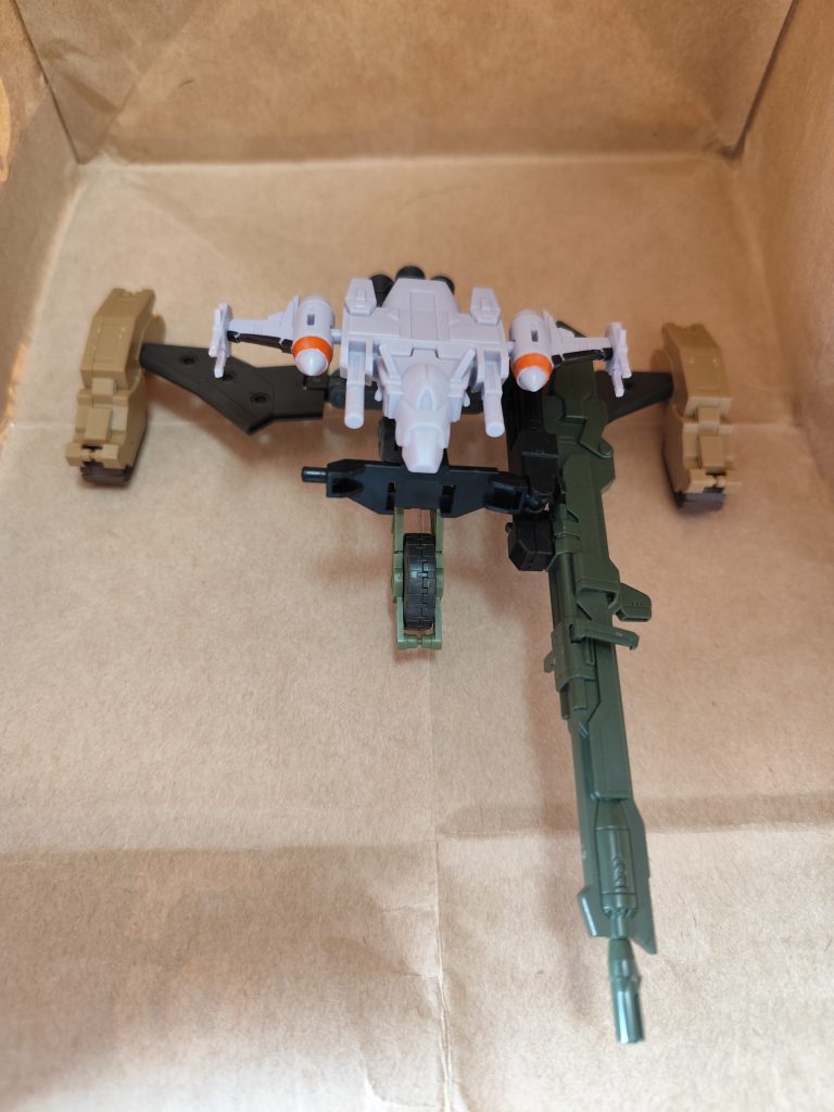 マゼラアタックモード。主砲はアグニです。フォランテスが本体なので、基本空飛びます。陸戦で戦う場合、このモードで戦車のように移動します。