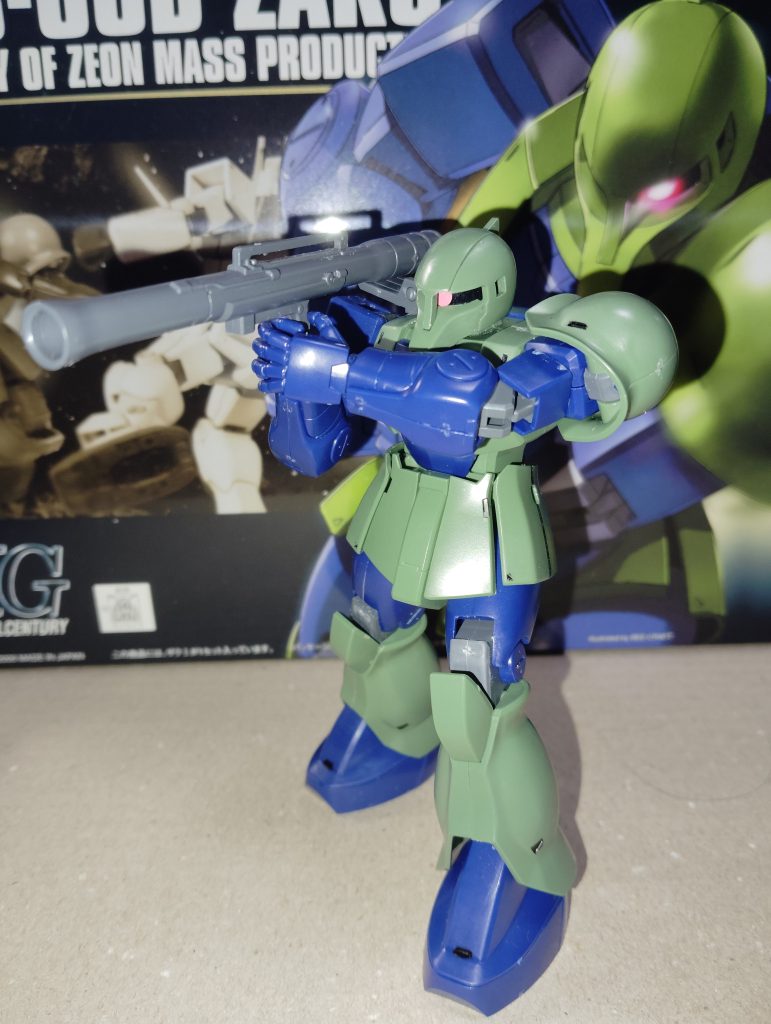 ヅダと同じくずっと好きだったMSで買えて嬉しい…ウレシイ ザクIIよりもスリムな体型、シンプルな形状の武装…良いです。