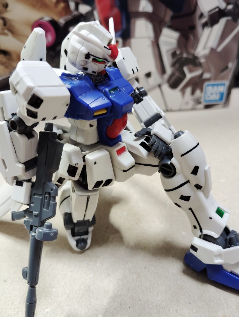 そのため、こうして元のキットでは絶対できなかった膝立ちができます。やっててこれが一番嬉しかった。