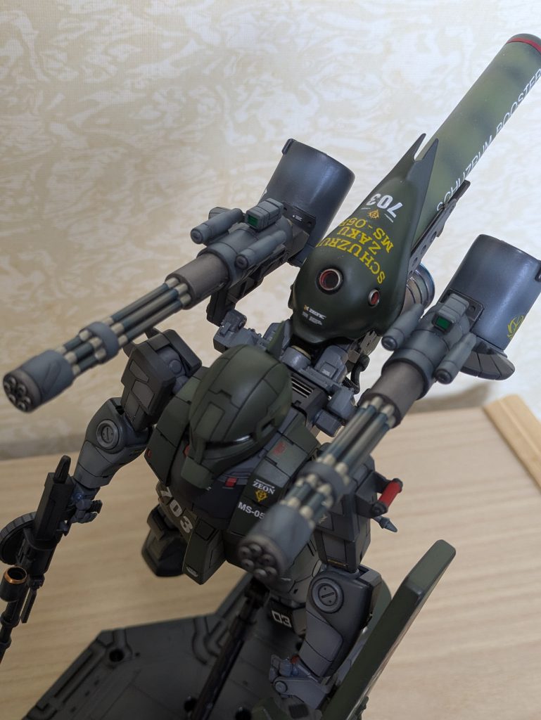 「それに伴ない、戦闘機と云う小さな目標物に命中させられる火器と云う事でガトリング砲が装備された(要は、とにかく砲弾をばら撒いて命中させようと云う算段です)」