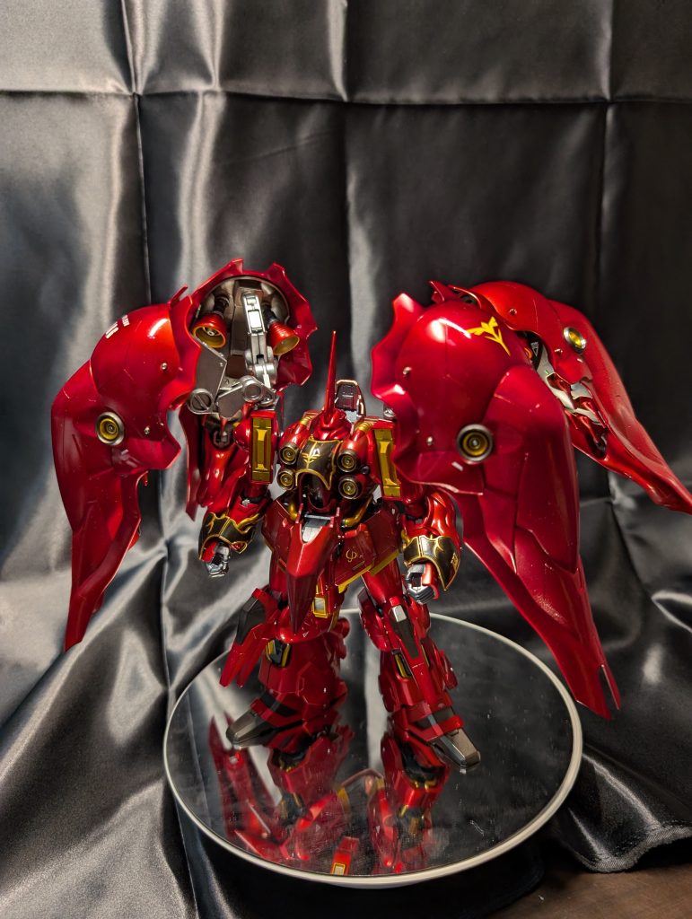 とにかく4枚羽が大きすぎて、全体を捉えようとするとかなり引いて撮らないと写りきらない。