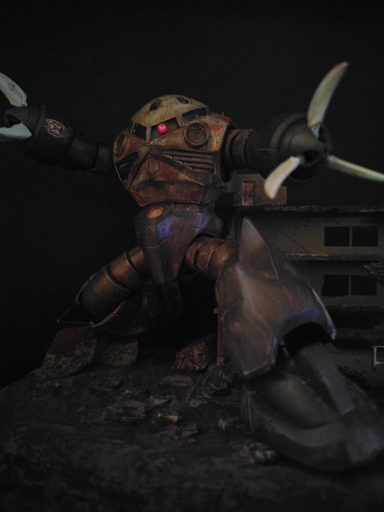 仕上げは水性プレミアムトップコートのつや消しで。ジオラマに時間をかけた分、ズゴックはササッとすましてしまいました（笑）