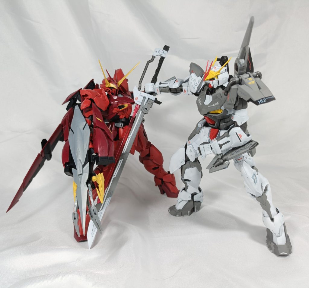 コックピットの隙間を狙っ…うことは出来ませんでした(gundam-kao9)あのシーンは2ページ分だからね、しょうがないね。
