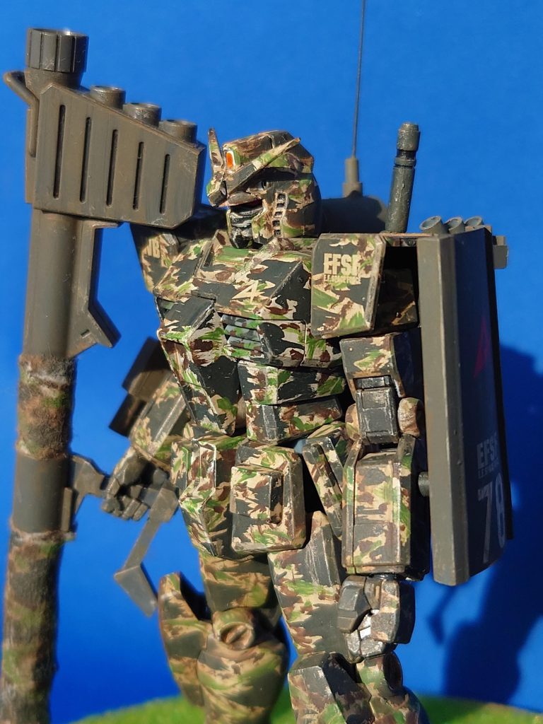 ガンダムバズーカにサマールジャケット巻き付け。