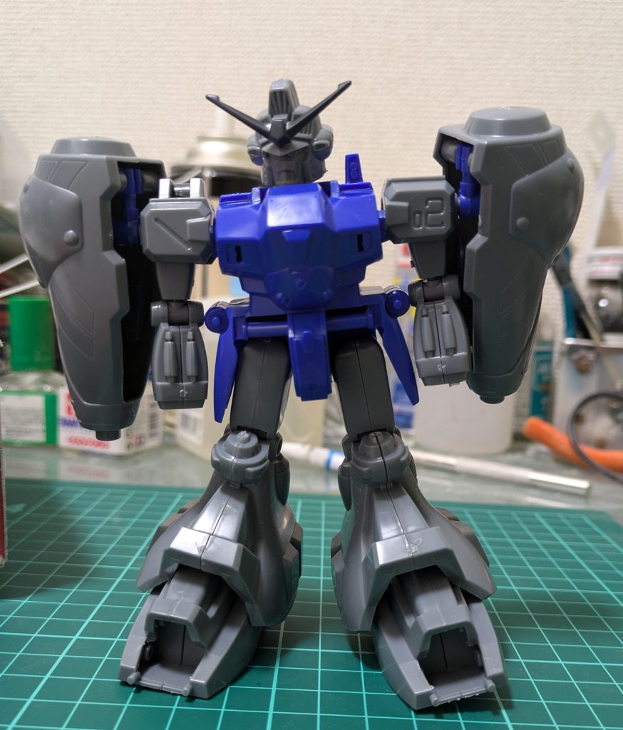 キットの素組状態。各パーツは割と良いんですが全体のバランスが…