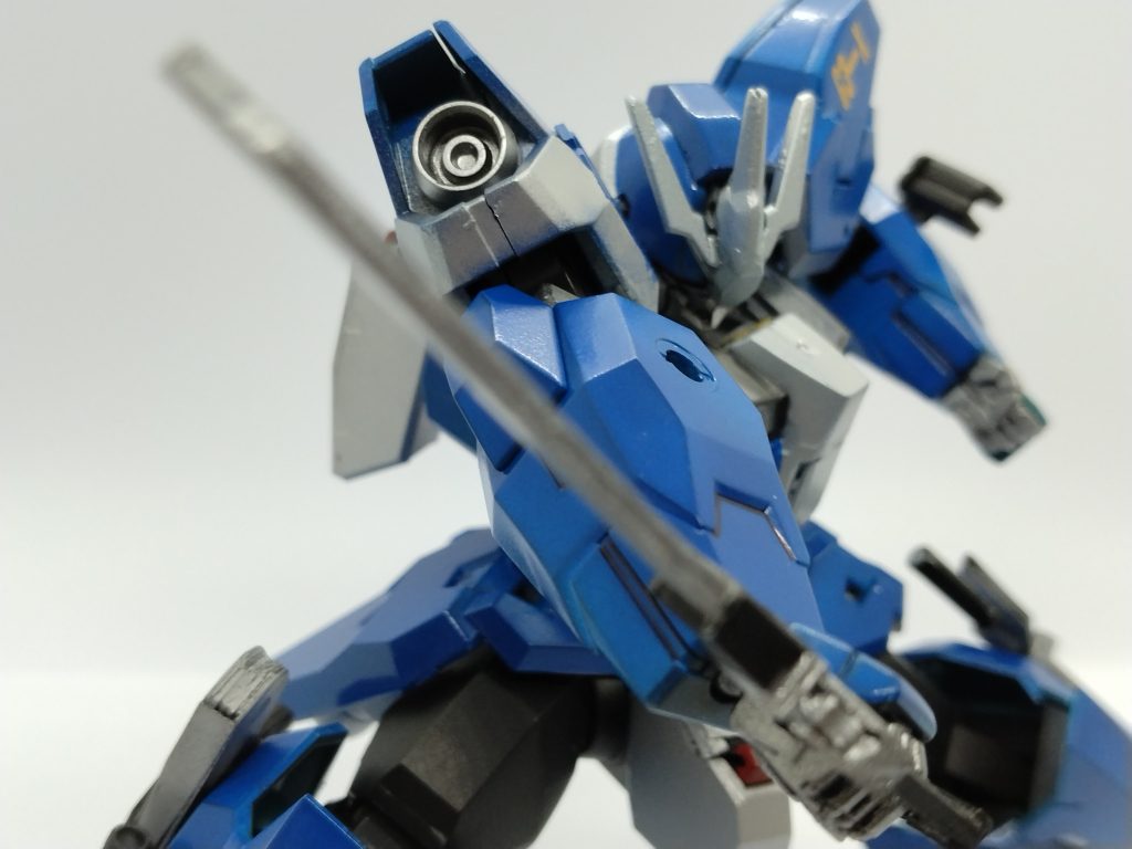 ナイフはmsgグリップとage系ビームサーベルパーツ、age1スパローのシグルブレイドを見本に製作した刀身で再現